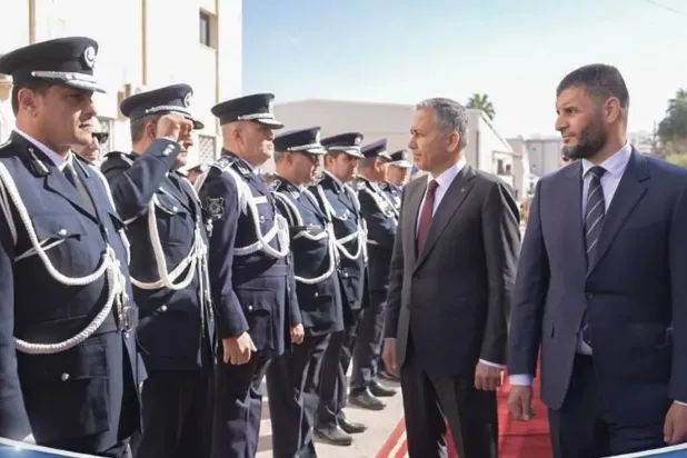 UBH İçişleri Bakanı İmad et-Trabelsi, pazartesi günü Libya'nın başkenti Trablus’ta Türk mevkidaşı Ali Yerlikaya'yı ağırlarken (İçişleri Bakanlığı)