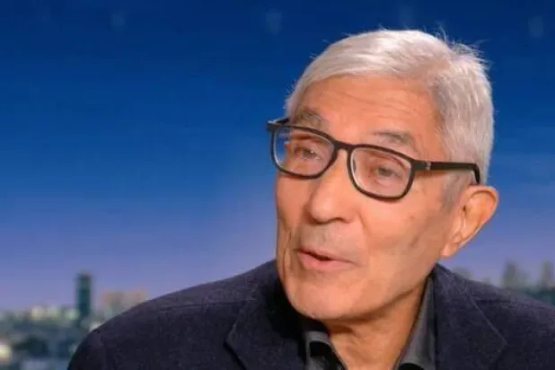 لقطة بالهاتف من لقاء تلفزيوني مع الكاتب بوعلام صنصال بعد إطلاق سراحه