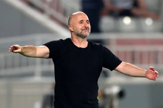 الجزائري جمال بلماضي مدرب نادي الدحيل (نادي الدحيل)