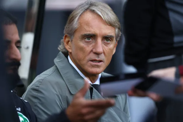 الإيطالي روبرتو مانشيني المدرب الجديد للسد القطري (رويترز)