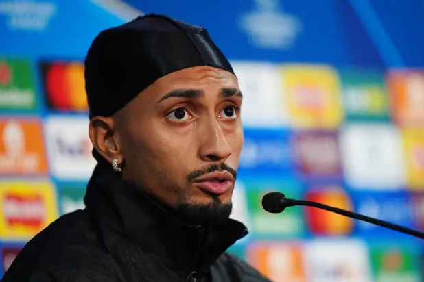 البرازيلي رافينيا نجم برشلونة (د.ب.أ)