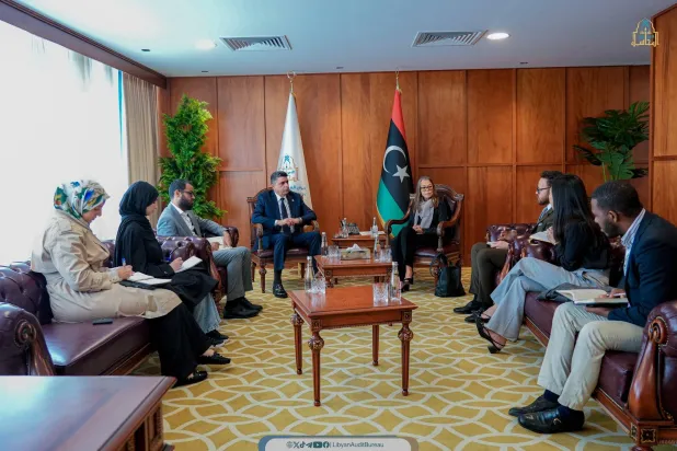  رئيس ديوان المحاسبة الليبي مستقبلاً ريتشاردسون في طرابلس (ديوان المحاسبة)