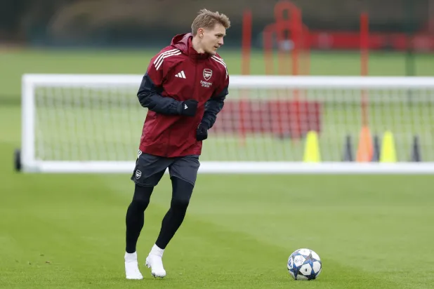 النرويجي مارتن أوديغارد قائد آرسنال (رويترز)