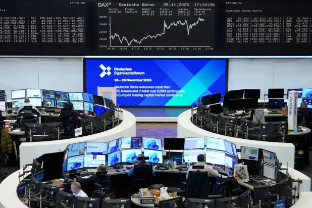 رسم بياني لمؤشر أسعار الأسهم الألماني «داكس» في بورصة فرانكفورت (رويترز)