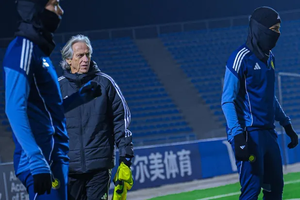 خيسوس استدعى أربعة أسماء من فريق تحت 21 لقائمة المباراة (نادي النصر) 