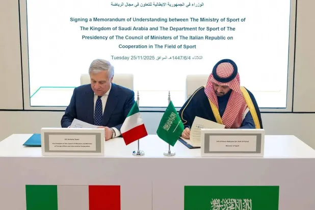 The ministers sign the MoU on Tuesday. (SPA)