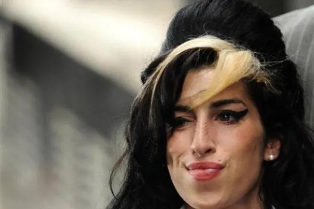 نجوم روك توفوا في سن 27 عاماً... بينهم إيمي واينهاوس (رويترز)