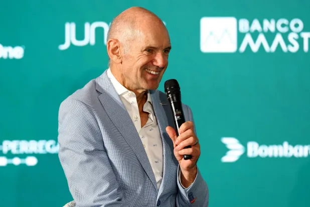 أدريان نيوي (رويترز)