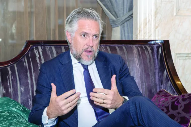 
باتريك سيمونيه رئيس بعثة الاتحاد الأوروبي لدى اليمن (تصوير: صالح الغنام)