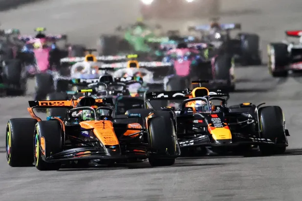 «سباق قطر لفورمولا 1» يثير حماس عشاق الأرقام مع الصراع الثلاثي على اللقب (أ.ف.ب)