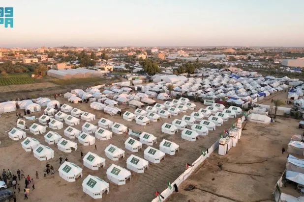 KSrelief expands aid efforts with new camp for families in Gaza. (SPA)