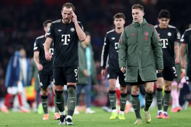 بايرن ميونيخ يواجه سانت باولي بحثاً عن التعافي بعد خسارته أمام آرسنال (إ.ب.أ)