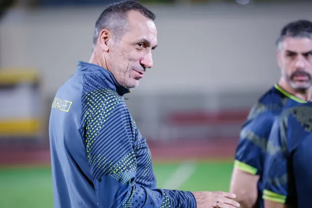 دونيس مدرب الخليج (موقع النادي)