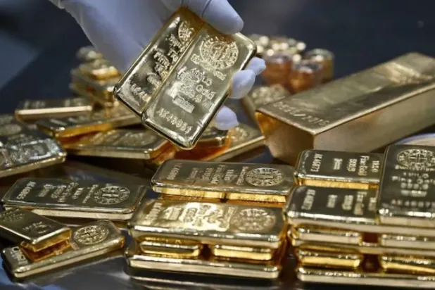 Münih'teki Pro Aurum Gold House'un kasasında istiflenmiş altın külçeleri (Reuters)