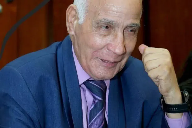 رحيل الشاعر المصري أحمد عنتر مصطفى صاحب «أبجدية الموت والثورة»