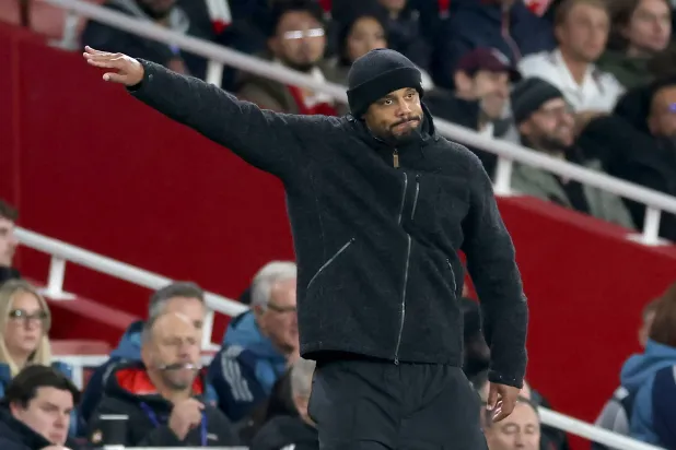 فينسن كومباني المدير الفني لفريق بايرن ميونيخ (إ.ب.أ)