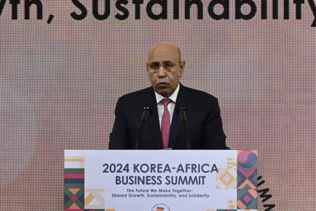 الرئيس ولد الغزواني يَعِد بتنظيم حوار سياسي مفتوح لا يستثني أحداً (أ.ف.ب)