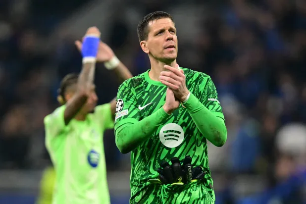 فويتشيخ تشيزني حارس برشلونة (رويترز)