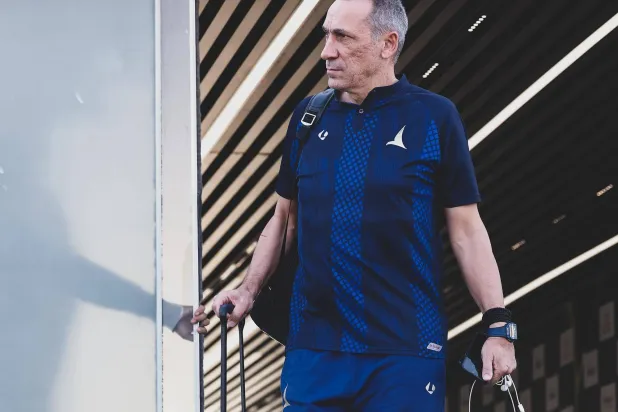 دونيس مدرب الخليج (موقع النادي)