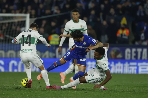 من المواجهة التي جمعت خيتافي وإلتشي (إ.ب.أ)