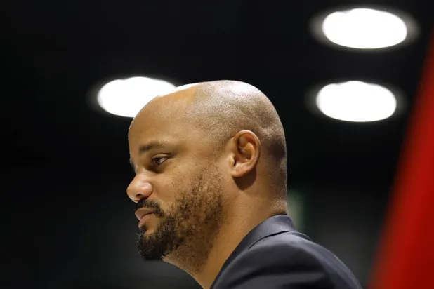 فنسن كومباني مدرب بايرن ميونيخ (رويترز)