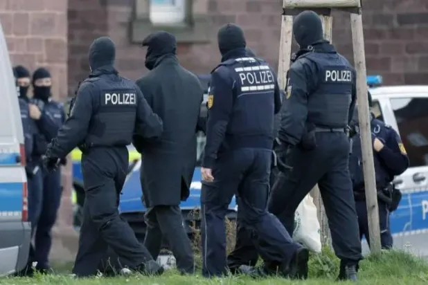 عناصر من الشرطة الألمانية (إ.ب.أ)