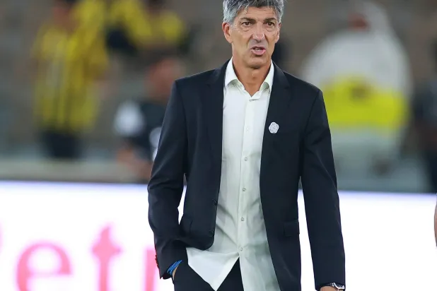 ألغواسيل مدرب الشباب عقب نهاية المباراة (تصوير: عدنان مهدلي)