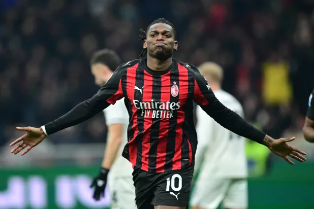 لياو محتفلا بالهدف في شباك لاتسيو (رويترز)