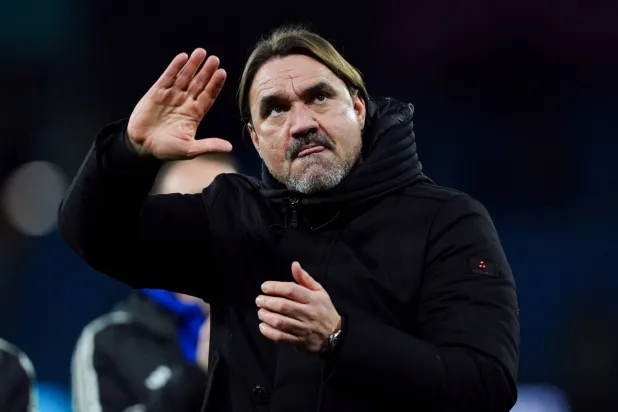 29 November 2025, United Kingdom, Manchester: Leeds United manager Daniel Farke waves following the English Premier League soccer match between Manchester City and Leeds United at Etihad Stadium. Photo: Martin Rickett/PA Wire/dpa