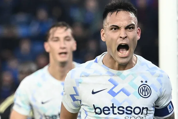 لاوتارو مارتينيز مهاجم إنتر ميلان (أ.ف.ب)