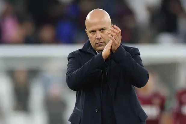 أرني سلوت المدير الفني لفريق ليفربول (إ.ب.أ)