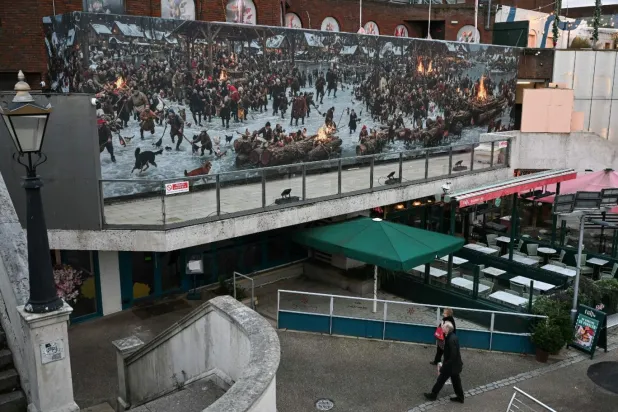 Duvar resmi "Lovecraftvari korku sahnesi" diye nitelendi (AFP)