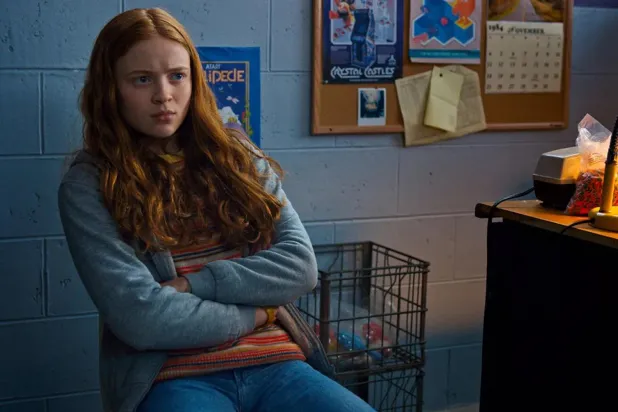Amerikalı aktris Sadie Sink, Stranger Things'in ikinci sezonunda Max Mayfield rolüyle kadroya katıldıktan sonra ün kazandı (Netflix)
