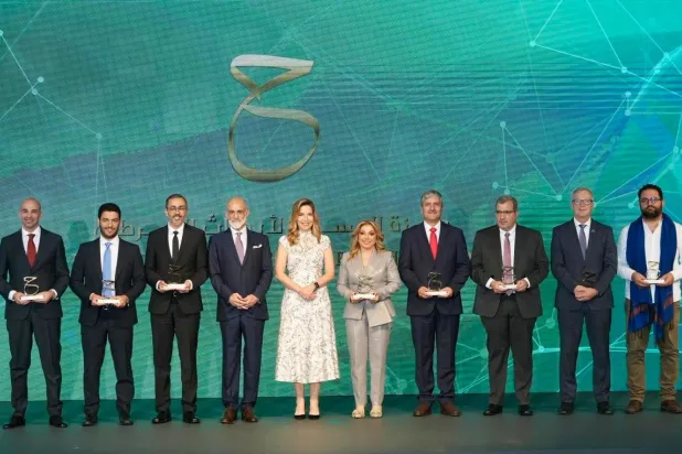 Prens Talal, Kral ve Kraliçe adına, Kral Hüseyin Kanser Araştırmaları Ödülü'nün kazananlarını onurlandırdı