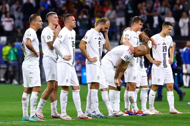 المنتخب السلوفيني لكرة القدم يبحث عن مدرب (رويترز)