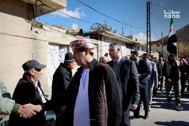 عدد من السفراء العرب المعتمدين لدى سوريا يقدمون العزاء لأهالي بلدة بيت جن في ريف دمشق (سانا)