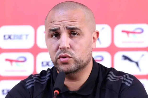 مجيد بوقرة مدرب المنتخب الجزائري (كاف)