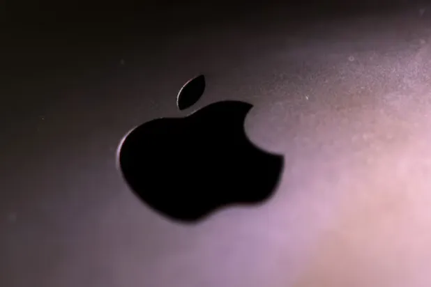 Apple logo is seen in this illustration taken September 24, 2025. REUTERS/Dado Ruvic/Illustration/File Photo 