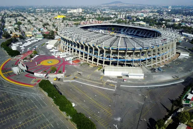استاد أزتيكا سيعاد افتتاحه بعد التجديد (رويترز)