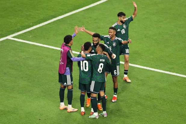 فرحة سعودية بهدف الفوز على عُمان أمس (سعد العنزي)