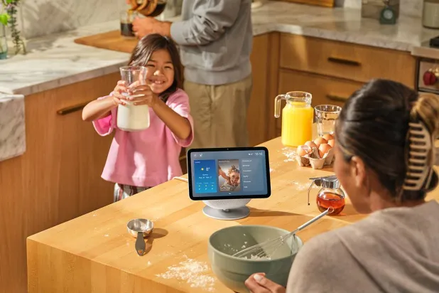 أجهزة «إيكو شو» بشاشاتها المتحركة