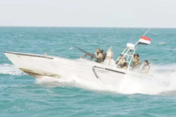 عناصر من خفر السواحل اليمنية في البحر الأحمر (إعلام عسكري)