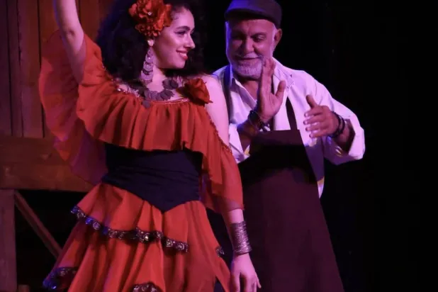 ريم أحمد في لقطة من مسرحية «كارمن»  (البيت الفني للمسرح)