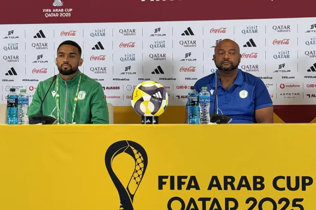 حمادي جامباي مدرب منتخب جزر القمر (الشرق الأوسط)