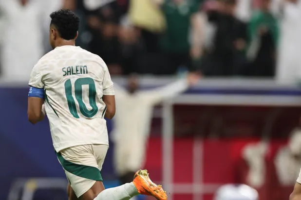 الدوسري محتفلاً بالهدف (تصوير: سعد العنزي)