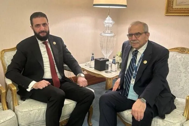 سلام ملتقياً الشرع (رئاسة الحكومة على «إكس»)