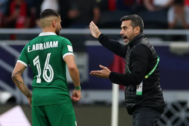 الإسباني خوسيه لانا مدرب المنتخب السوري (رويترز)