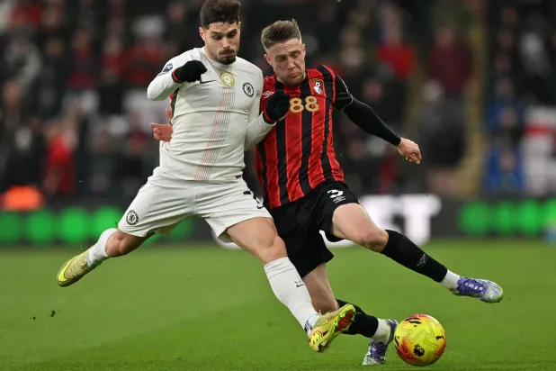 بورنموث تعادل مع ضيفه تشيلسي (أ.ف.ب)