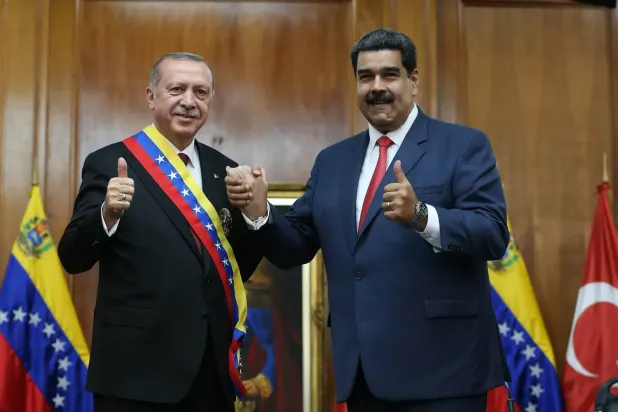 Türkiye Cumhurbaşkanı Recep Tayyip Erdoğan ve Venezuela Devlet Başkanı Nicolas Maduro, 4 Aralık 2018'de Karakas'ta (Türkiye Cumhurbaşkanı'nın X platformu üzerinden hesabı)