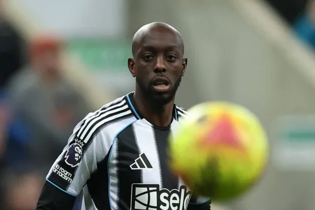 يوان ويسا (رويترز)